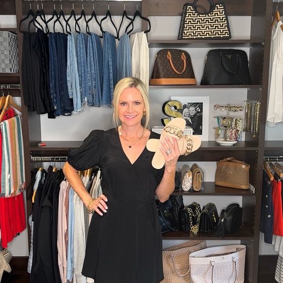 Meet your Posher, Sara - Picture 1 of 1